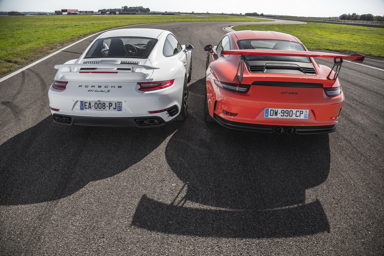 Gt 3 pro vs gt 3. Porsche 911 Turbo gt3. Porsche 911 Turbo s gt3 RS. Porsche 911 Turbo s vs gt3. 911 Turbo s vs 911 gt3.