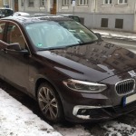 2017-BMW-1er-Limousine-F52-Muenchen-01