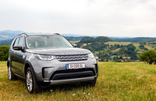 land-rover-discovery-5-exterior-1