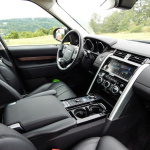 land-rover-discovery-5-interior-12