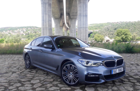 bmw-540-g30-exterior-12