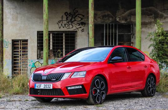 skoda-octavia-rs245-exterior-2