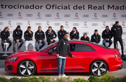 fotbal-real-madrid-predani-aut-9