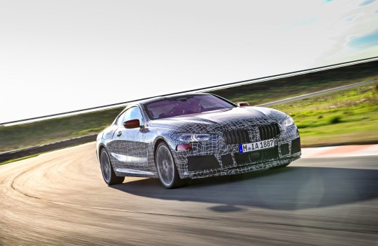 2019-bmw-8-concept-spy-testovani-video-8