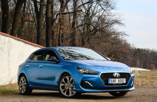 hyundai-i30-fastback-exterior-1