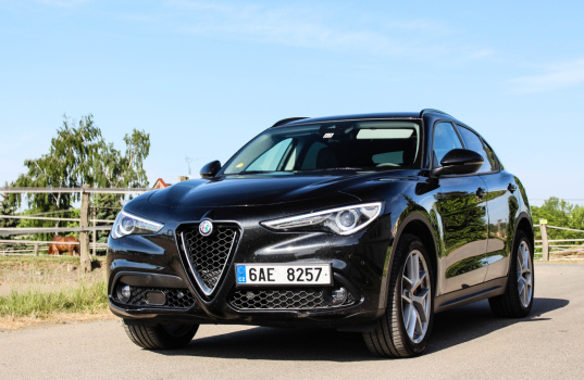 alfa-romeo-stelvio-exterior-1
