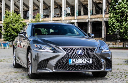 lexus-ls-2018-exterior-10