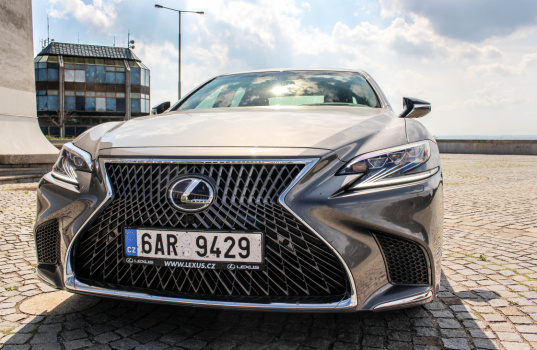 lexus-ls-2018-exterior-5