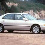 amazon-ceo-jeff-bezos-still-drives-his-1996-honda-accord-that-model-today-costs-around-4000