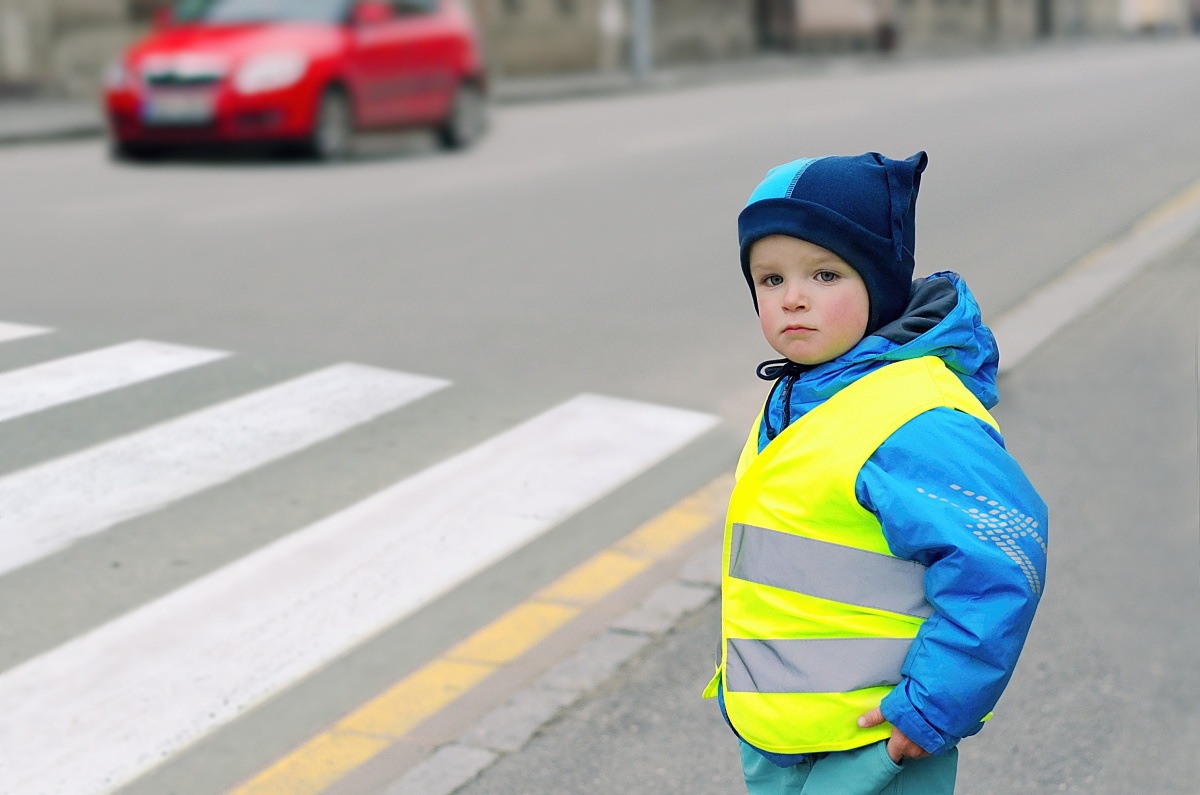 doprava_deti_do_skolky_auto_kelly_reflexni-vesta