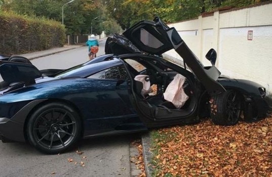 5205f0b3-mclaren-senna-crash-munich-0