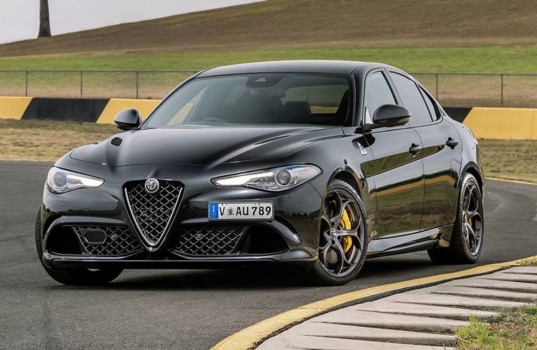 alfa-romeo-giulia-qv-2017-black-sedan-4