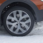drive-on-snow-like-a-pro_07_small