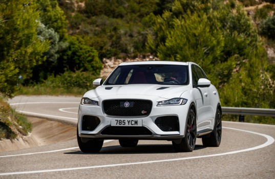 f-pace-svr-fuji-white_-070