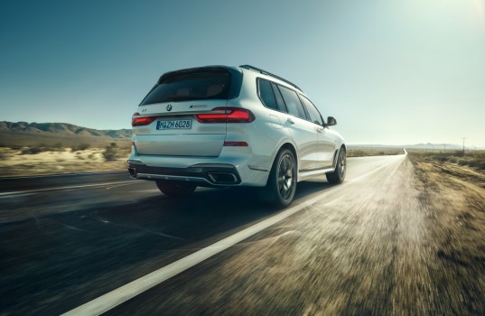 p90351134_highres_the-new-bmw-x7-m50i