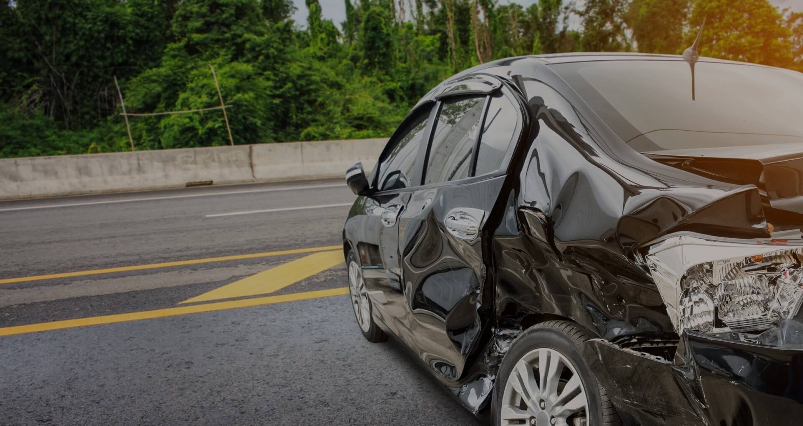 car-crash-accident-on-the-road-picture