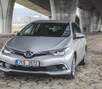 toyota-auris-hybrid-2