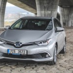 toyota-auris-hybrid-2
