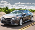 1590498255-2020-toyota-camry-xle-hybrid-01