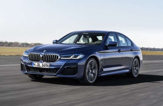 p90389016_highres_the-new-bmw-530e-xdr