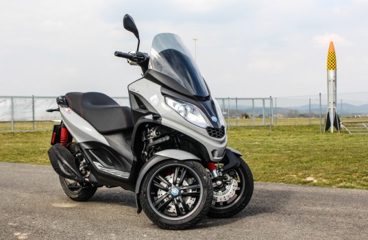 piaggio-mp3-300-hpe-23