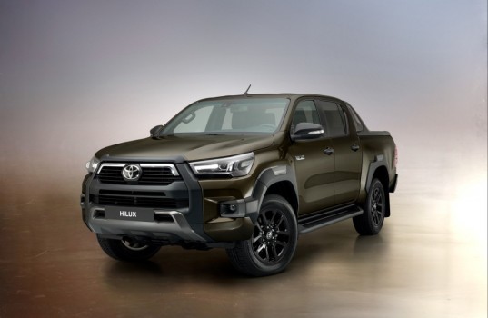2020-toyota-hilux-invincible-facelift-2