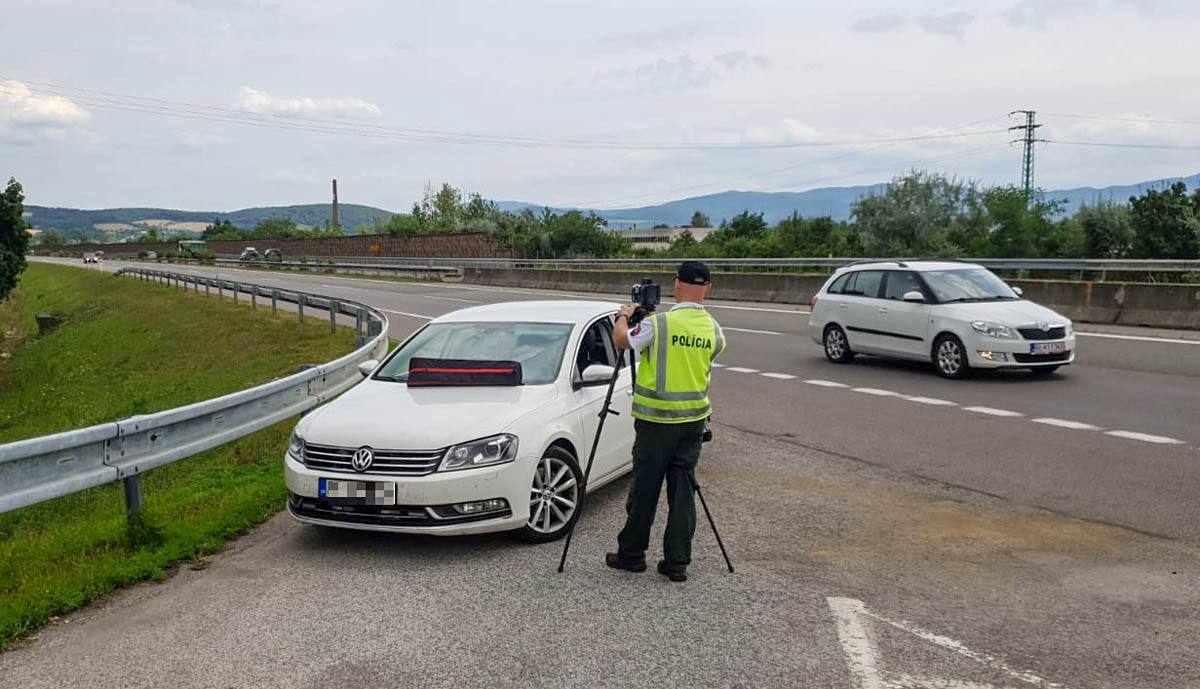 1594288042-policajny-radar-topspeed-sk-01