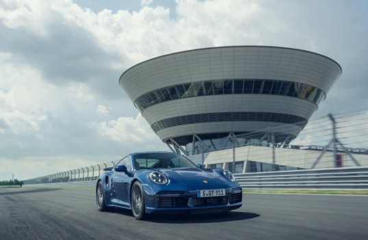 2020-porsche-911-turbo-992-1