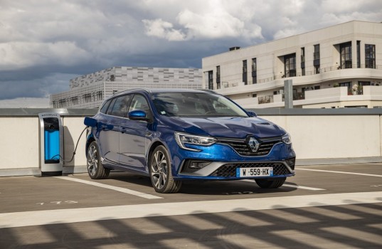2020-facelift-renault_megane_e-tech_plug-in_hybrid-1