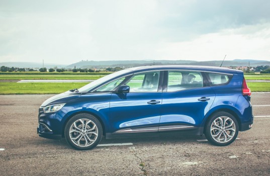 renault-grand-scenic-iv-1