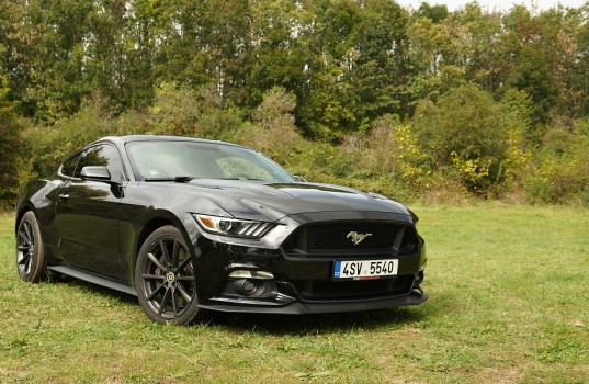 ford-mustang-gt-2