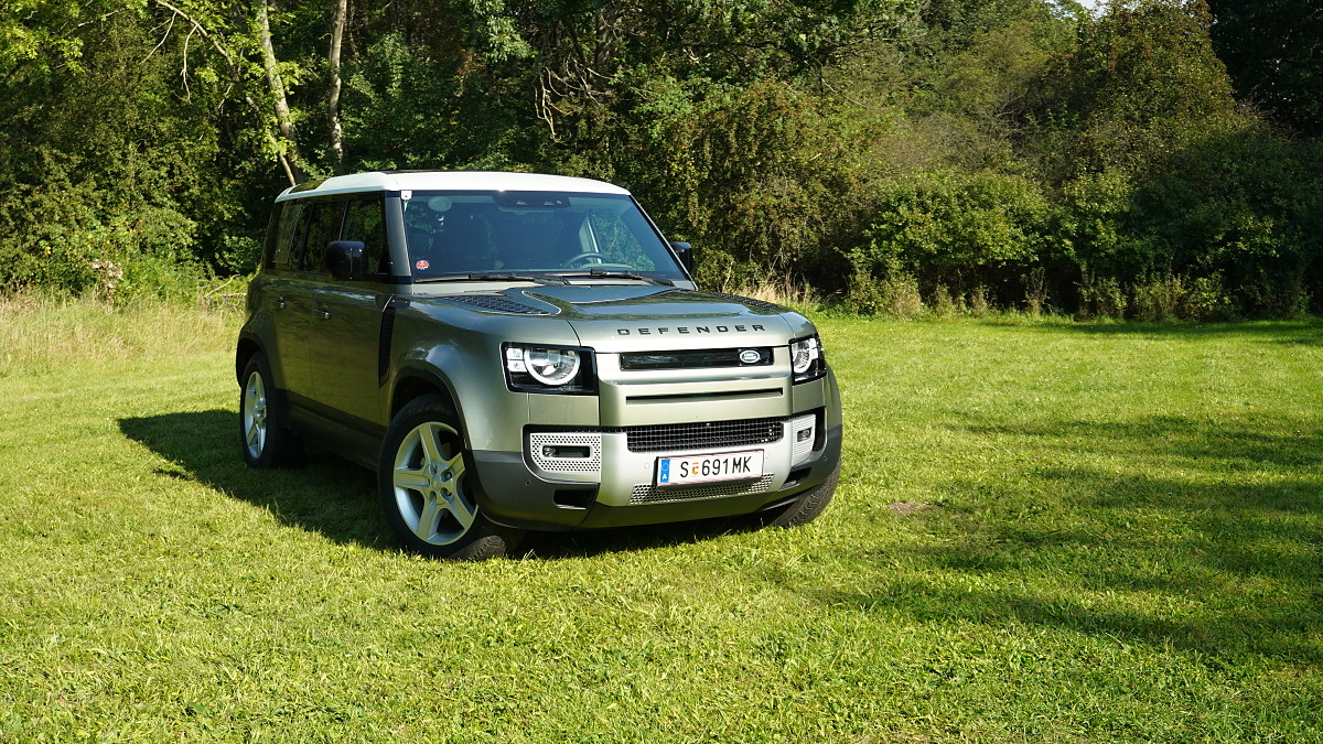 land-rover-defender-21