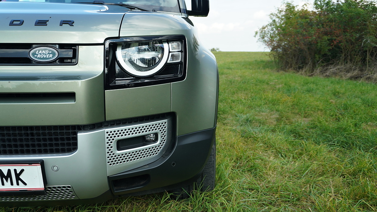 land-rover-defender-4
