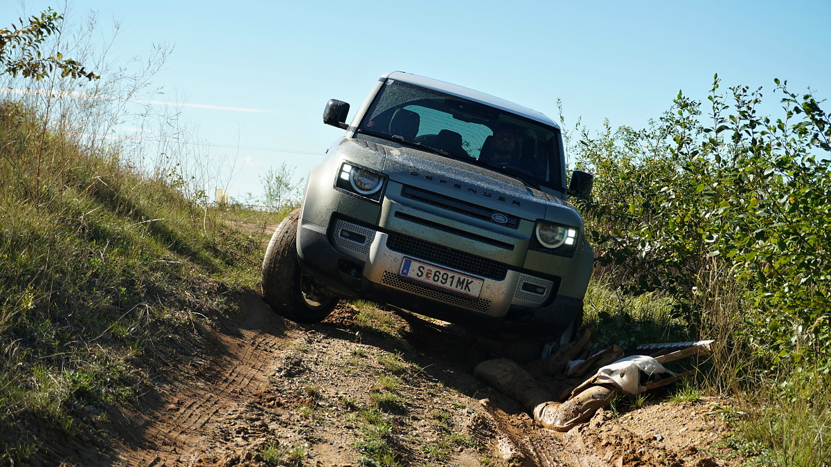 land-rover-defender-61