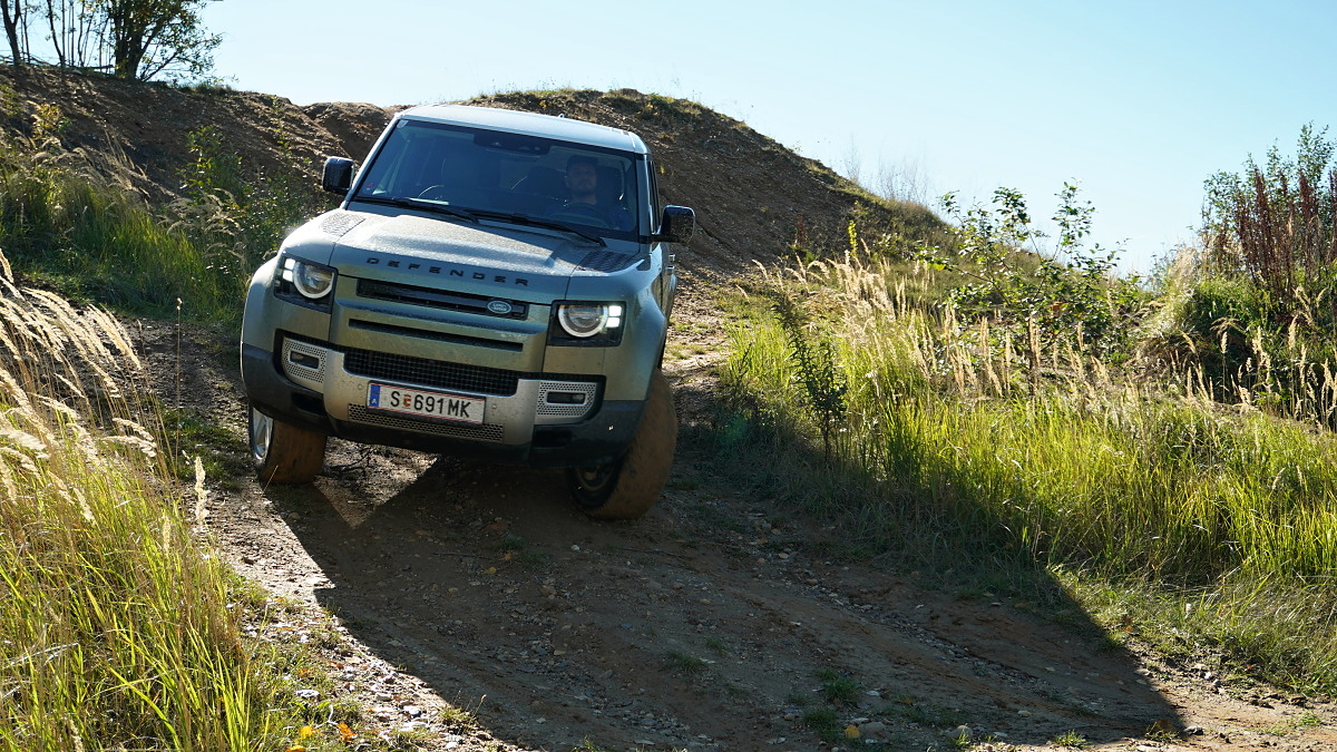 land-rover-defender-62