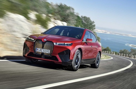 2021-elektromobil-bmw_ix-1