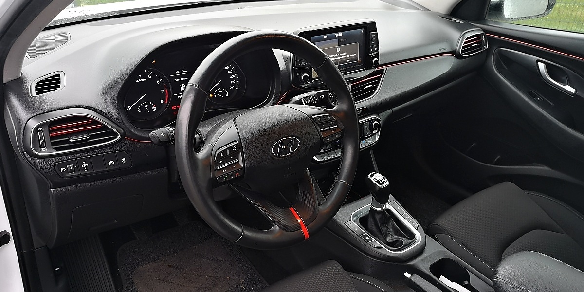 hyundai-i30-fastback-10