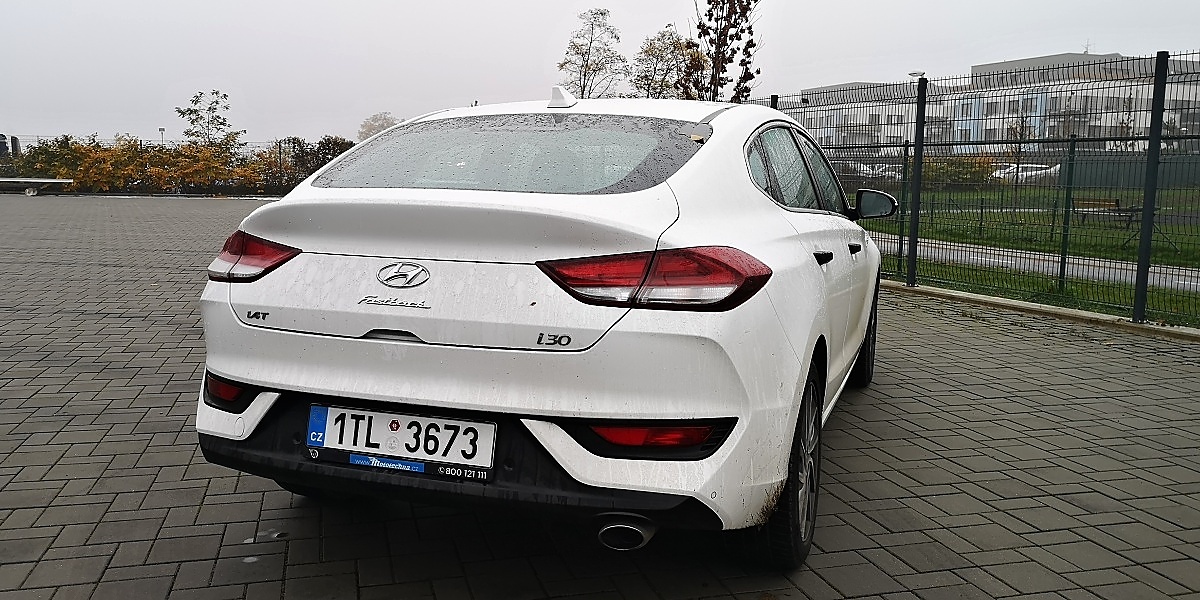 hyundai-i30-fastback-4
