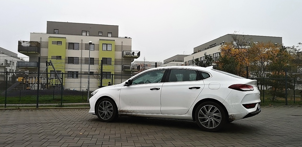 hyundai-i30-fastback-6