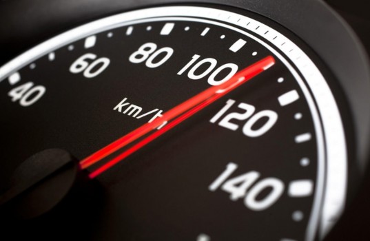 news-speed-limiters-mandatory-in-all-european-carsss-by-2022-1001x565