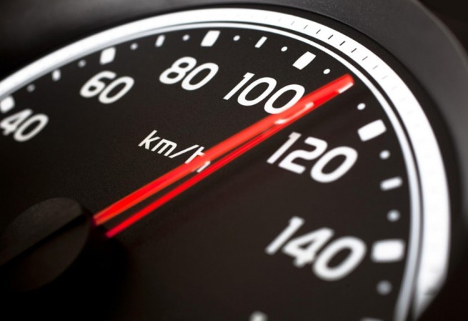 news-speed-limiters-mandatory-in-all-european-carsss-by-2022-1001x565