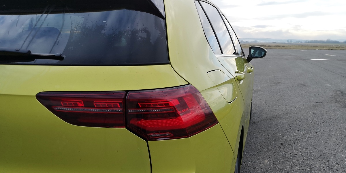 volkswagen-golf-8-16