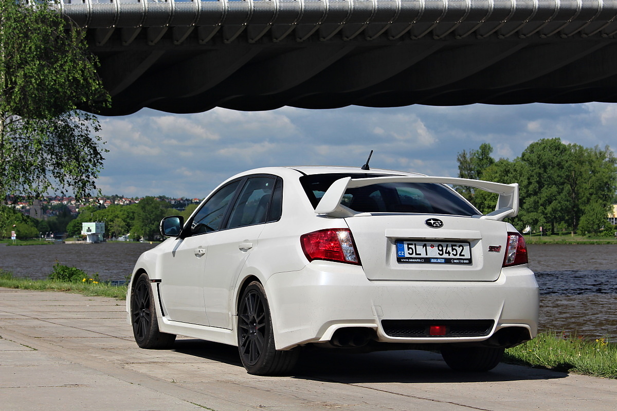 subaru-wrx-sti-2012-1
