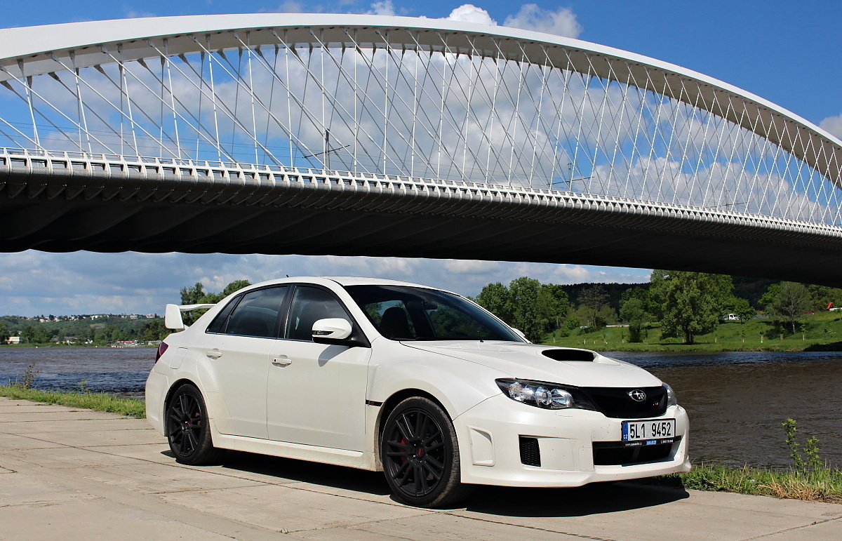 subaru-wrx-sti-2012-18