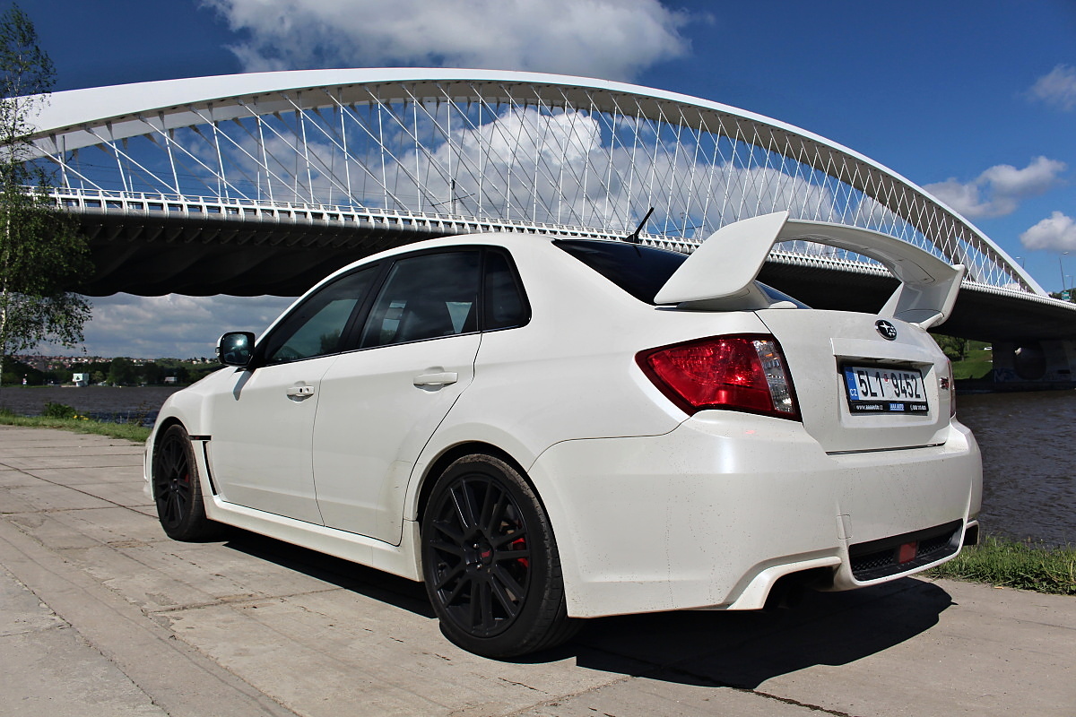 subaru-wrx-sti-2012-8