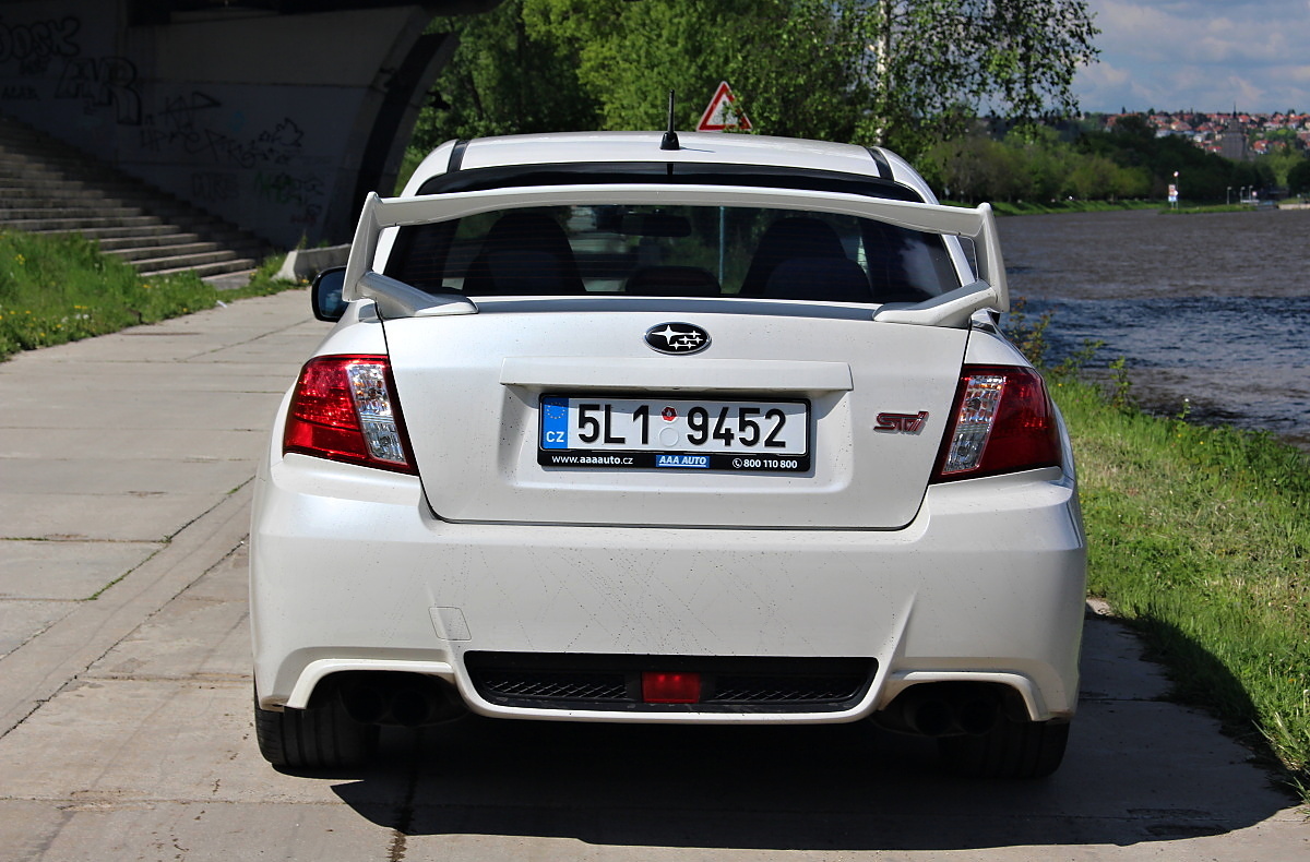 subaru-wrx-sti-2012-9