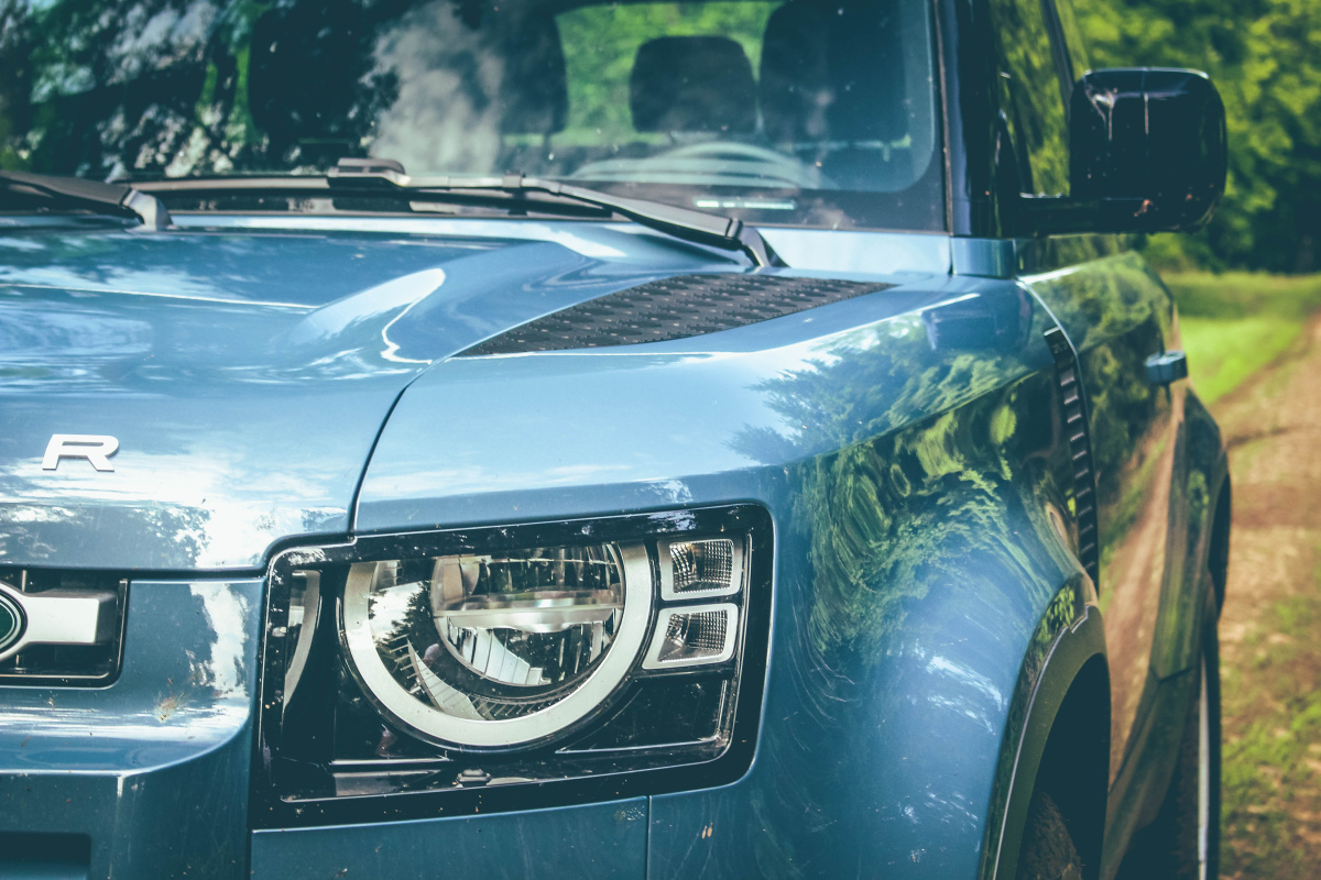 land-rover-defender-90-2021-12