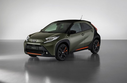 2021-toyota_aygo_x-2