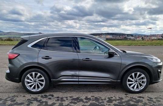 ford-kuga-2022-3