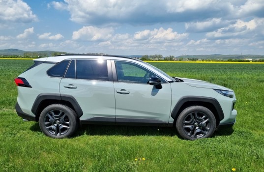 toyota-rav4-2022-2